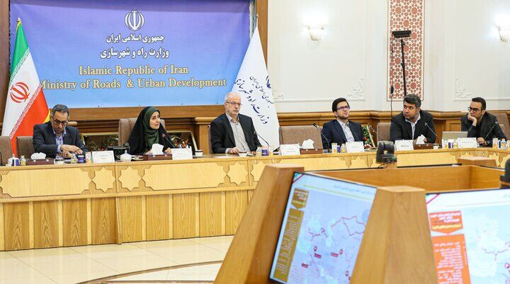 نخستین ستاد ملی «گذر مرز به مرز» به ریاست وزیر راه برگزار شد