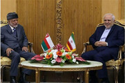 دیدار وزیر امور خارجه کشورمان با ایرانیان و فعالان اقتصادی عمان