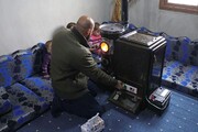 راه حل خانواده های سوری برای کمبود سوخت در فصل سرما