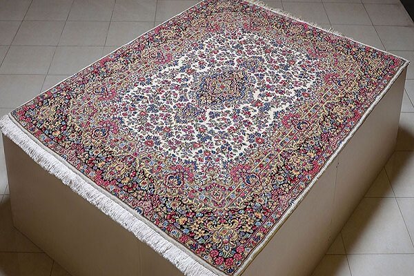 لزوم برند سازی فرش دستباف آذربایجان غربی| کمبود نقدینگی بافندگان را با مشکل مواجه کرد