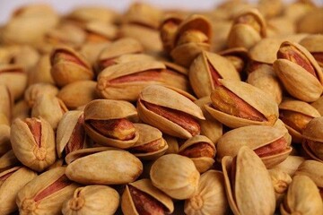 اختصاص ارز حاصل از صادرات پسته برای واردات کالای اساسی