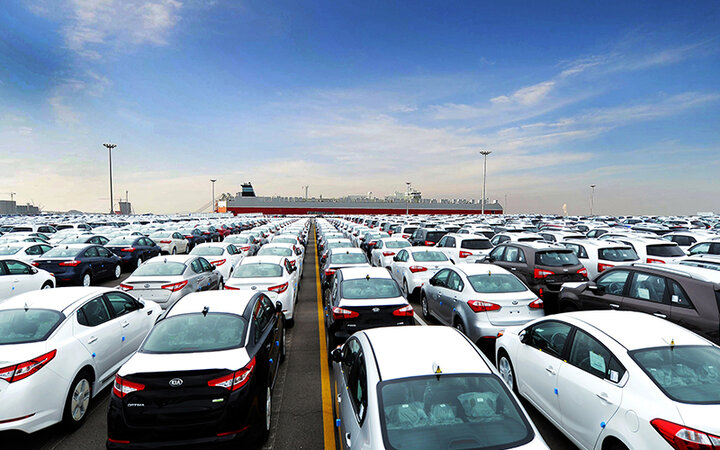 فراتر از گرانی؛ فروش ماشین های چینی با دلار۱۵۰ هزار تومانی! | خودرو، سوار بر رانت های دوگانه می تازد