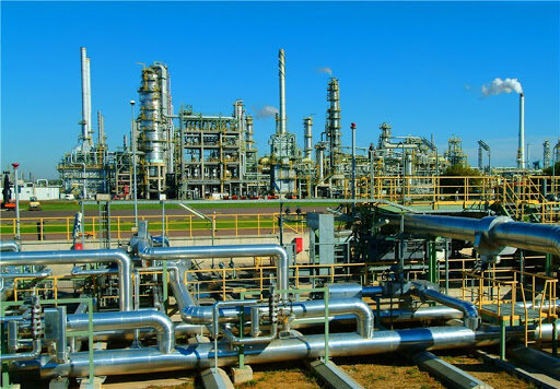 وزارت نفت می‌تواند از طریق بخش خصوصی پتروپالایشگاه احداث کند