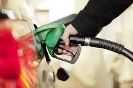 کاهش ۱۷ درصدی مصرف بنزین در استان فارس/ مشکل توزیع بنزین یورو ۴ نداریم