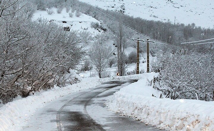 قطع برق در ۱۹۴ روستای استان گیلان در اثر بارش سنگین برف
