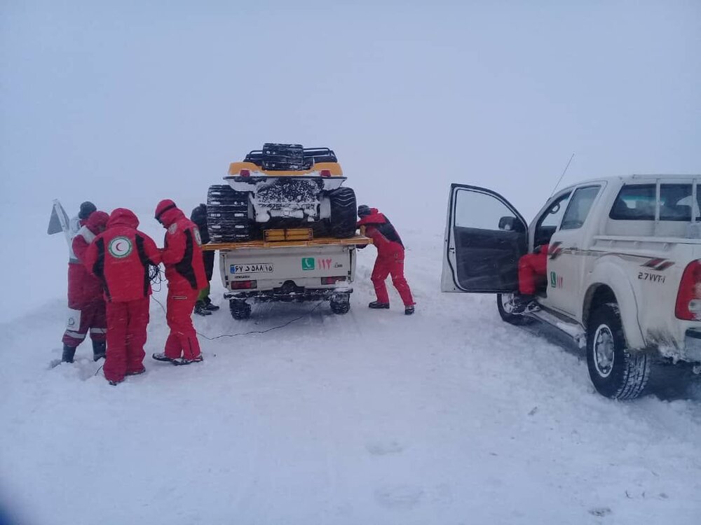 یخبندان و کولاک تردد در جاده‌های زنجان را سخت کرد