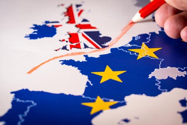 افزایش تنش‌ها میان دولت انگلیس و اتحادیه اروپا بر سر توافق تجاری