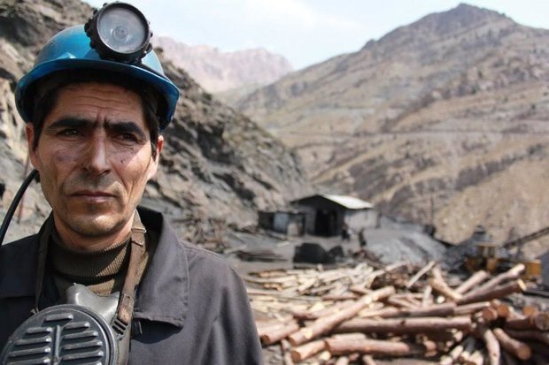 ۶ کارگر معدن آزادشهر دچار گاز گرفتگی شدند
