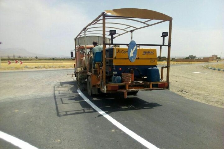 یک‌هزار کیلومتر از راه های استان مرکزی برای تردد مسافران در دست خط کشی است