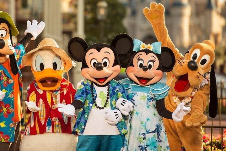 آشفتگی با شغل های زیرپله ای؛ کارگران عروسک پوش با حداقل حقوق و مزایا آشفتگی با شغل های زیرپله ای؛ کارگران عروسک پوش با حداقل حقوق و مزایا