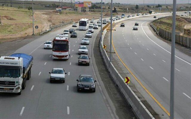 ۳۶۲ هزار خودرو در جاده های زنجان تردد کردند