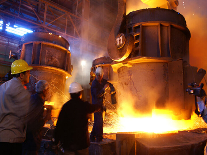 صادرات بیش از ۵۳ هزار تن محصولات فولادی از شرکت فولاد اکسین خوزستان