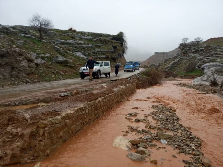 توزیع و پخت غذای گرم در مناطق سیل‌زده استان‌های مازندران و اردبیل