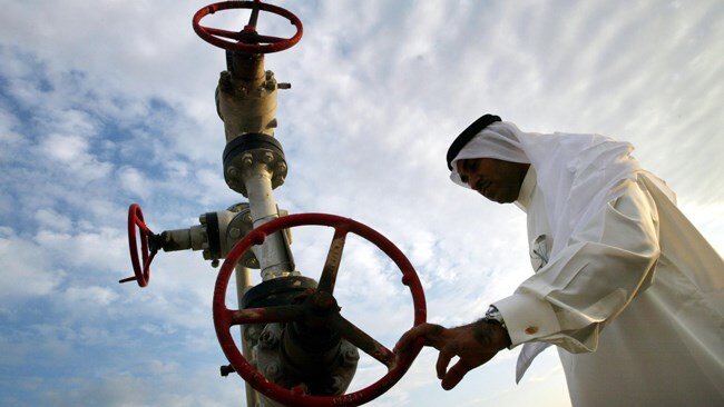 عربستان جنگ قیمتی در بازار نفت را کلید زد
