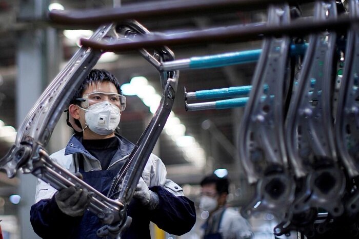 کارخانه ها در چین به مرور در حال بازگشایی هستند