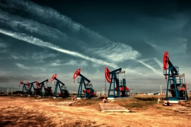 قیمت نفت به پایین ترین رقم در ۱۷ سال گذشته رسید