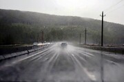 بارش باران جاده‌های زنجان را لغزنده کرد/ وقوع مه موضعی