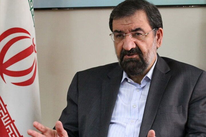 محسن رضایی: آقای روحانی پنبه را  از گوش دربیاور تا اعتراض سهامداران بورسی را بشنوی 