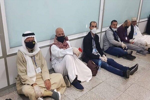 سرگردانی مسافران اربعین ادامه دارد| انتظار زائران افغانستان در پشت مرزهای خراسان رضوی