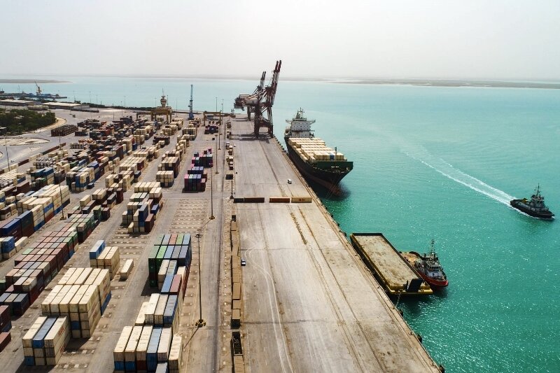 برخورداری بندر امام خمینی از خط منظم کشتیرانی با هدف توسعه تجارت خارجی