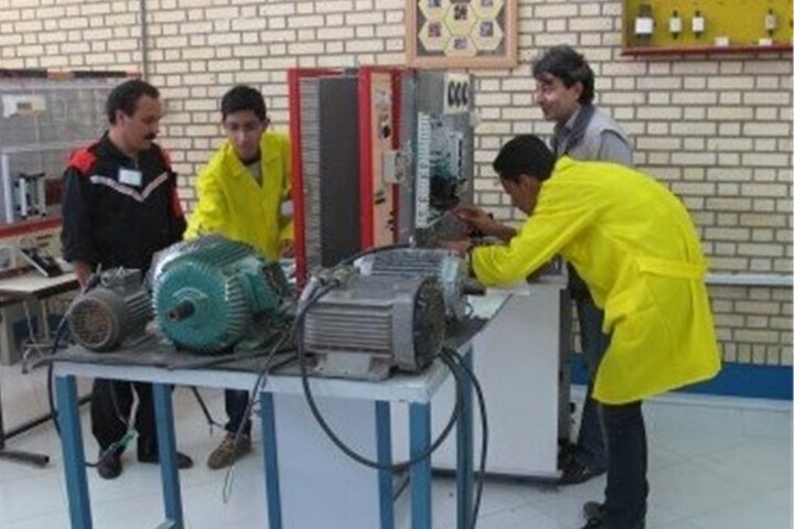 مهارت‌آموزی ۲۰ هزار نفر در آموزشگاه‌های آزاد فنی و حرفه‌ای استان بوشهر