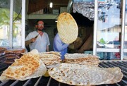 قیمت نان در شهرها ۵۰ درصد افزایش یافت| روستاها هنوز به قیمت سابق نان می فروشند!