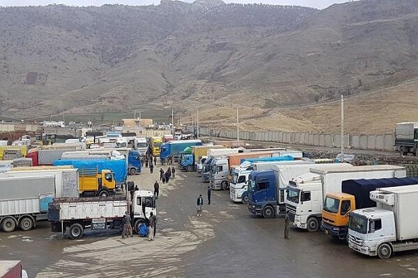 زمین‌گیر شدن  ۴۰۰ کامیون ایرانی در خاک افغانستان