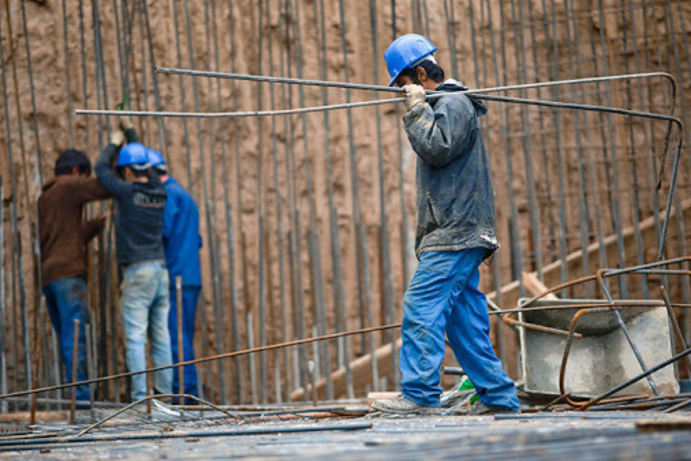 کارگران ساختمانی در قم ساماندهی می‌شوند