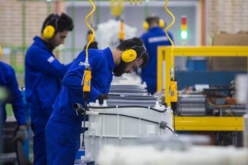تبعات کاهش ۳۰ درصدی ارز تخصیص یافته به بخش تولید| هزینه واردات کالای صنعتی ۵ برابر شد