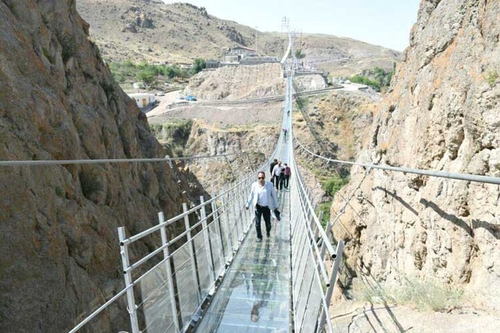 زیرساخت‌های گردشگری در اردبیل لنگ می‌زند/ پل شیشه‌ای هیر در آستانه افتتاح
