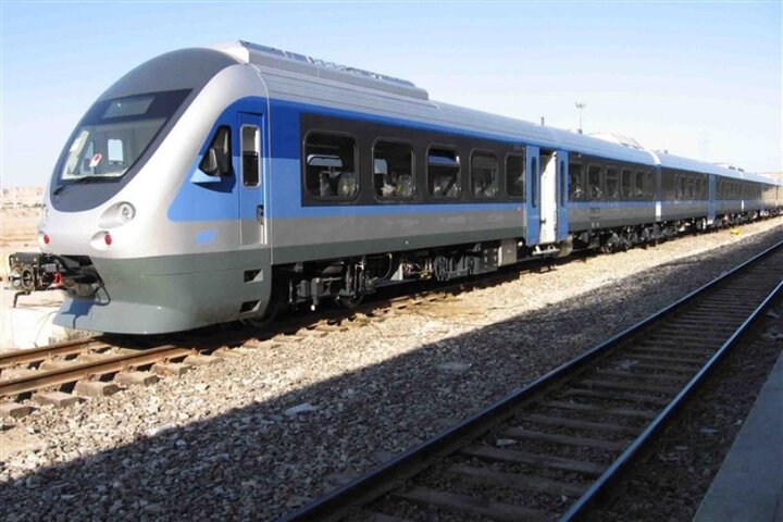 وضعیت مسافران قطار حادثه دیده تهران_بندرعباس بررسی شود