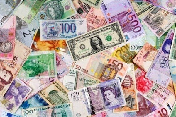 نرخ رسمی یورو و پوند افزایش یافت
