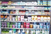 گرانفروشی شیر تخلف است/ قیمت نهاده‌های دامی علت گرانی لبنیات