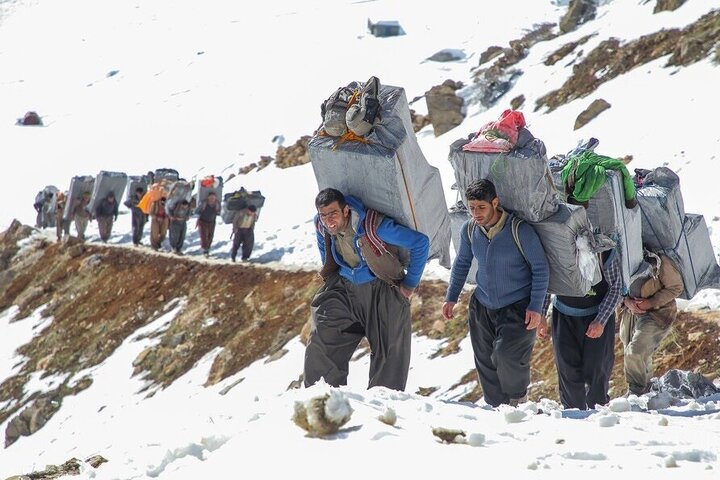  ۲۱۰۰ شغل برکت برای کولبران سردشت و پیرانشهر