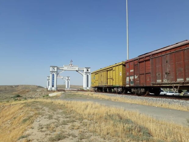 بازگشایی مرز ریلی اینچه‌برون با ترکمنستان پس از ۴ ماه