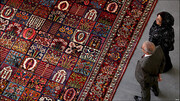 فرش دست‌بافت بر«دار» مشکلات| اصالت فرش ایرانی در خطر است