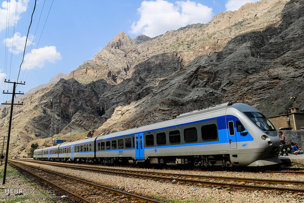 آخرین وضعیت پروژه قطار سریع السیر «اصفهان - تهران»/ خط ریلی «اصفهان - شهرکرد» بهره برداری می‌شود