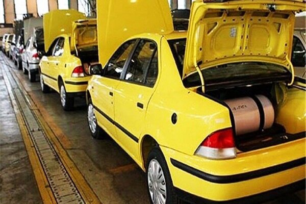 آغاز دوگانه سوز کردن تاکسی‌های اینترنتی در همدان/ ۲۰۰۰ خودرو دوگانه سوز شدند