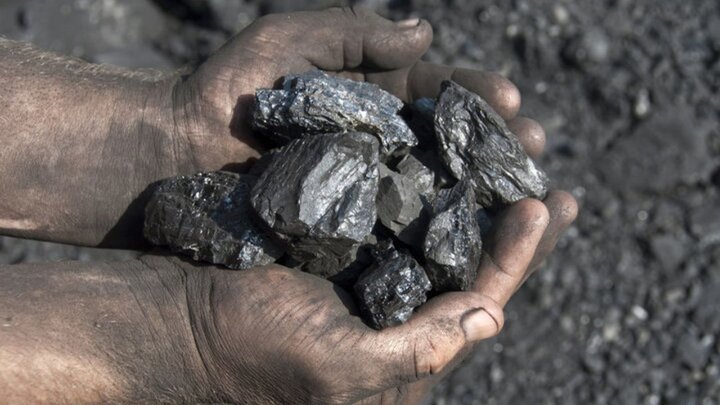 عرضه ۲۳۰ هزار تن سنگ آهن کلوخه در بورس کالا