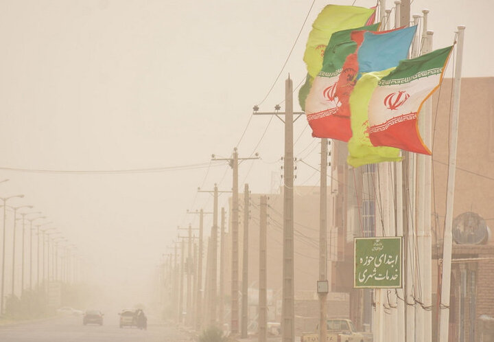 طوفان گرد و خاک در حبیب آباد برخوار