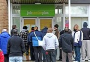 رکورد شکنی بیکاری و افت دستمزد در بریتانیا