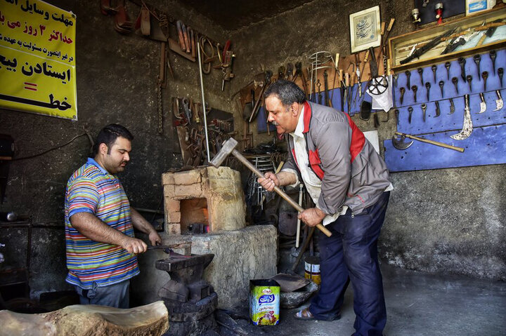 بازی آهن و آتش؛ آهنگری سنتی در گزشرقی