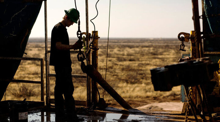غول خدمات نفتی جهان، هزینه‌هایش را کاهش می‌دهد