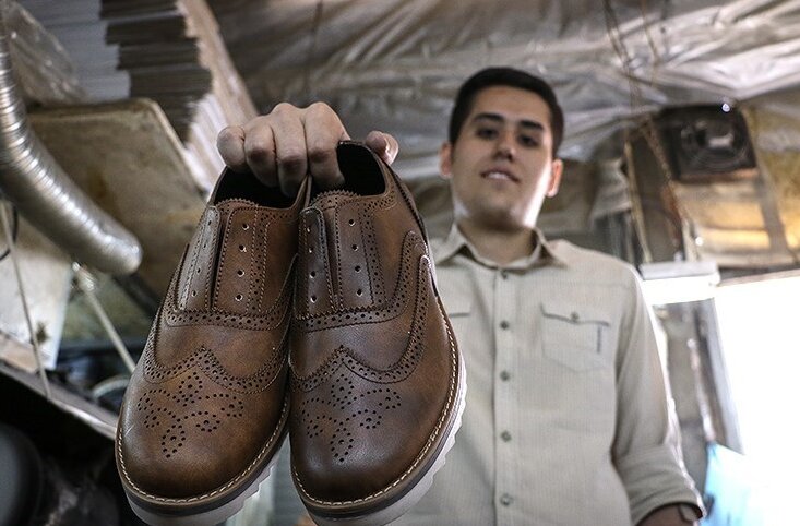 پای گرانی در کفش تولیدکنندگان | کفش‌های مصنوعی جای چرم طبیعی را گرفتند