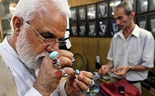 سنگینی قوانین صادرات در شهر گوهر سنگ‌ها| قاچاق نقره مشتری بیشتری دارد