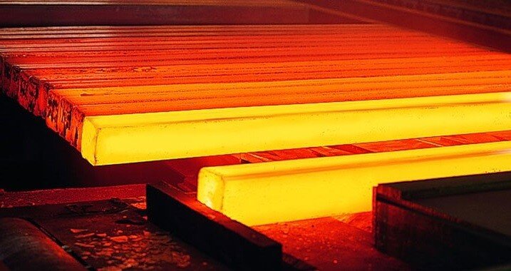عرضه ۷۱ هزار تن فولاد در بورس کالا