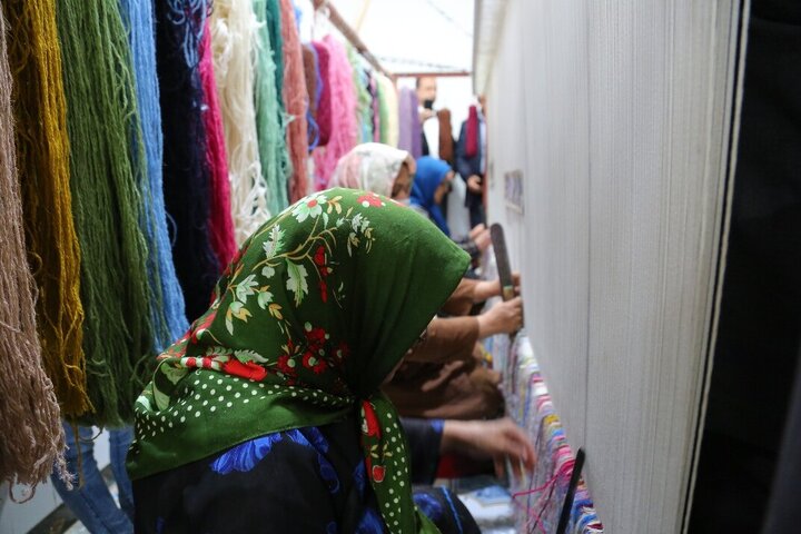 معرفی ۳ کارگاه صنایع دستی ایلام برای دریافت تسهیلات به بنیاد برکت معرفی ۳ کارگاه صنایع دستی ایلام برای دریافت تسهیلات به بنیاد برکت