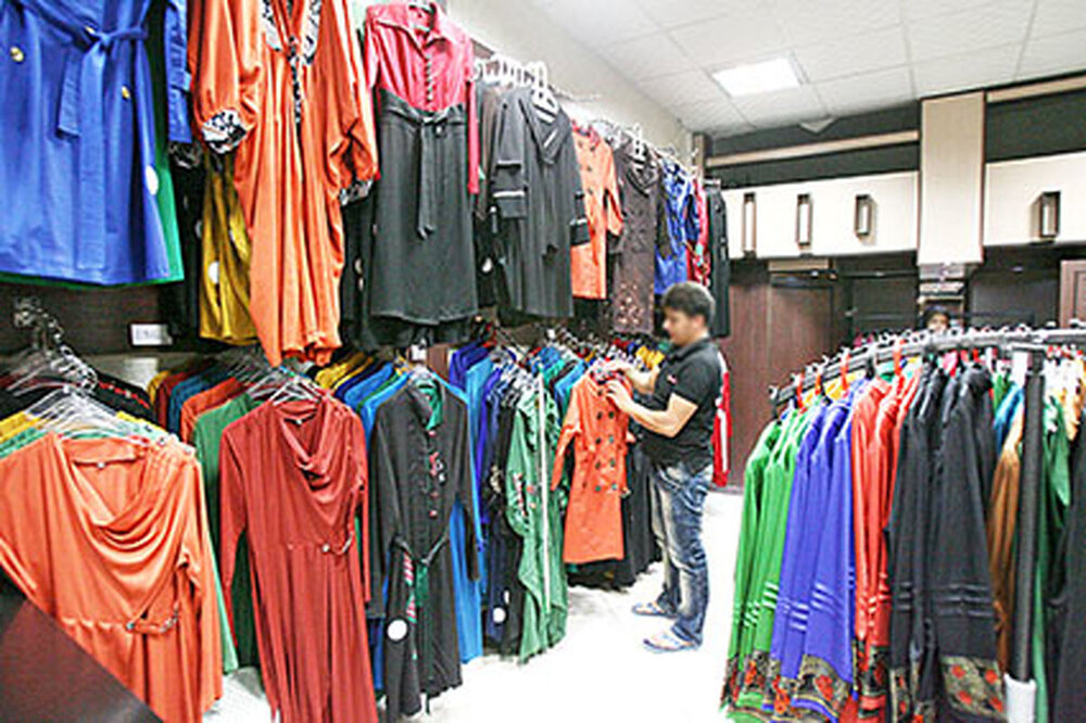 افزایش ۳۰ تا ۴۰ درصدی قیمت پوشاک در لرستان| تولیدکنندگان عامل افزایش قیمت هستند