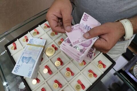 تنگنای بانک مرکزی ترکیه در بحبوحه افت بی‌سابقه ارزش لیر