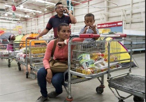نرخ تورم ۸۴۴ درصدی در ونزوئلا